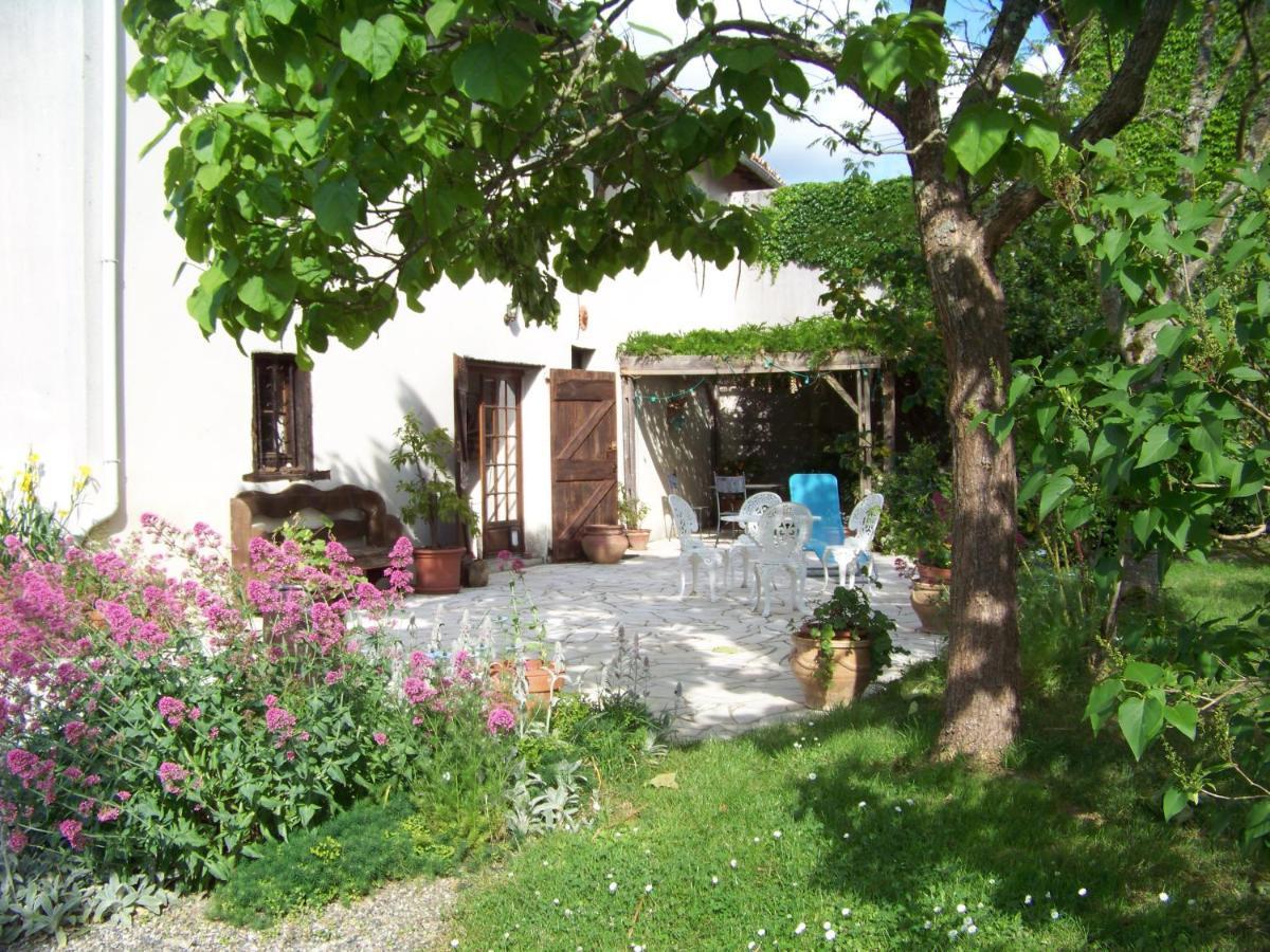 Grande Maison Atypique Le Burgaud Экстерьер фото